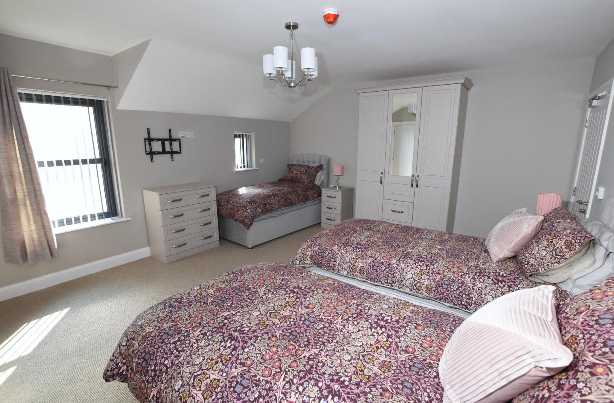 Homestead Hillsborough Guest Rooms ห้อง รูปภาพ